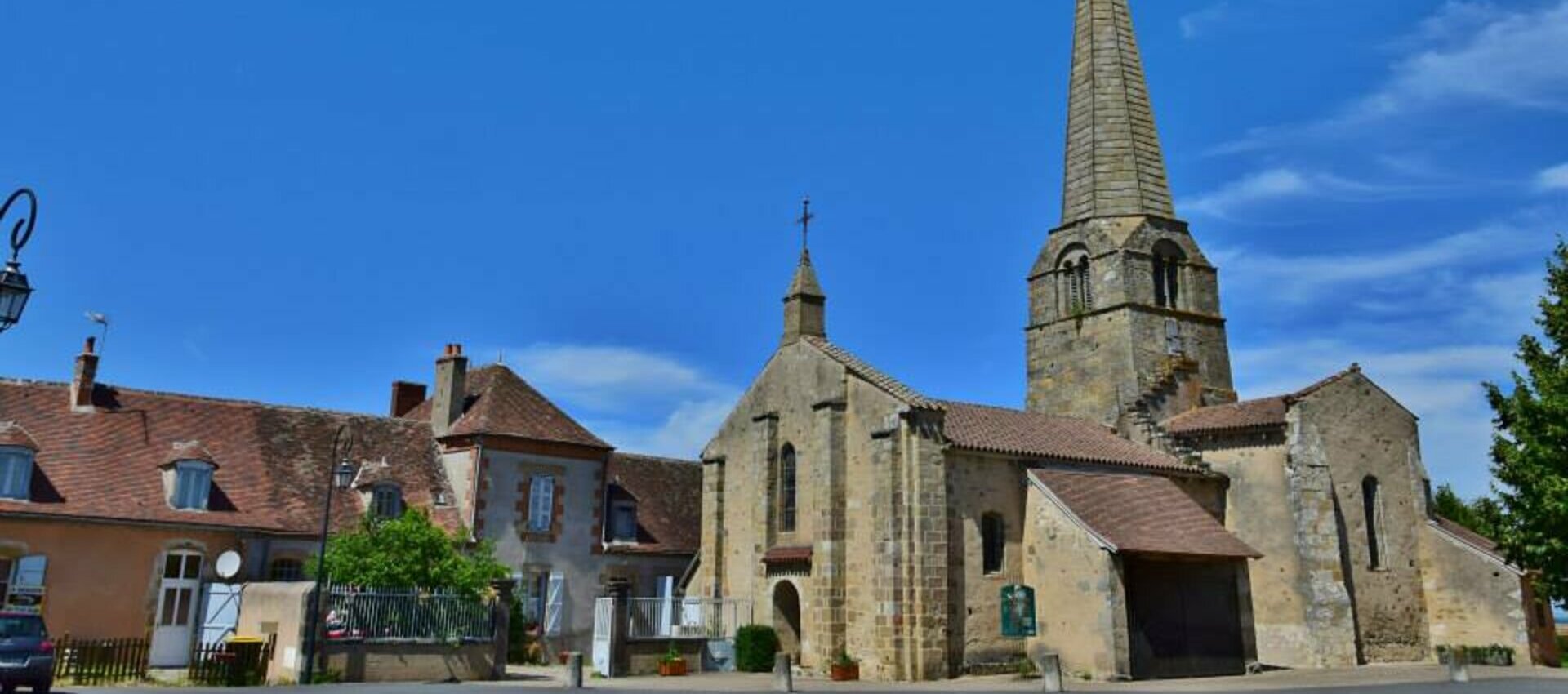 Location de la salle des Moulins sur le commune du Theil dans le 03