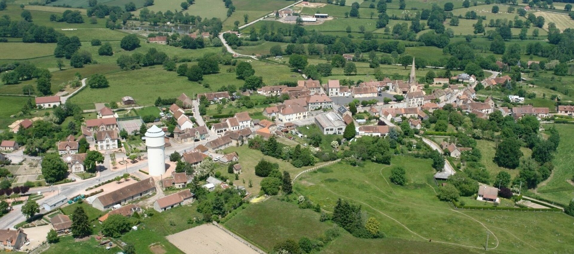 Location de la salle des Moulins sur le commune du Theil dans le 03